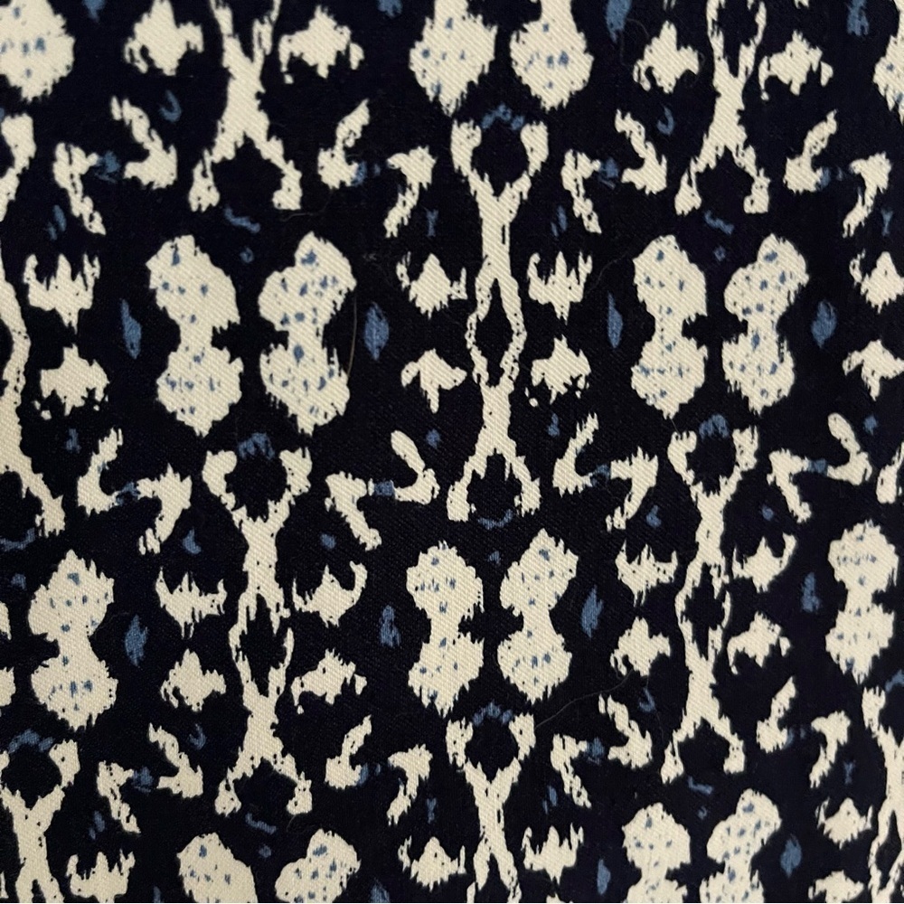 Margaret M size medium navy pattern elastic skirt - Picture 2 of 4